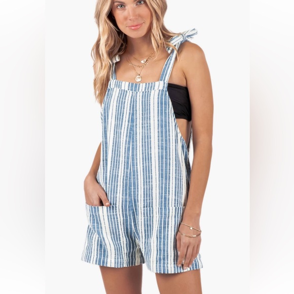 Rip curl romper - Picture 2 of 9